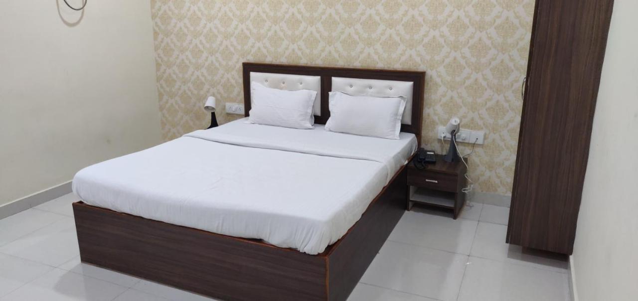 Hotel Priya Residency